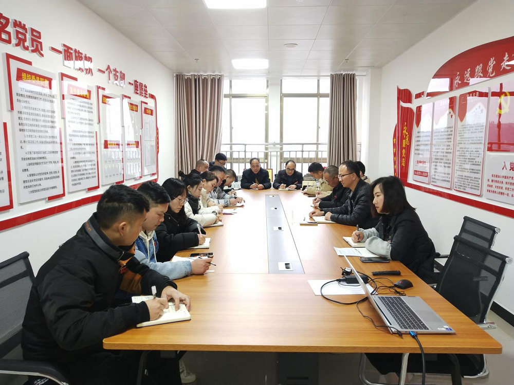 貴州機電職業(yè)技術學院黨委委員、副院長曾旭深入后勤管理科開展基層調研